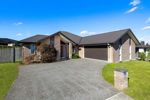 Family Living in a Convenient Rototuna Location