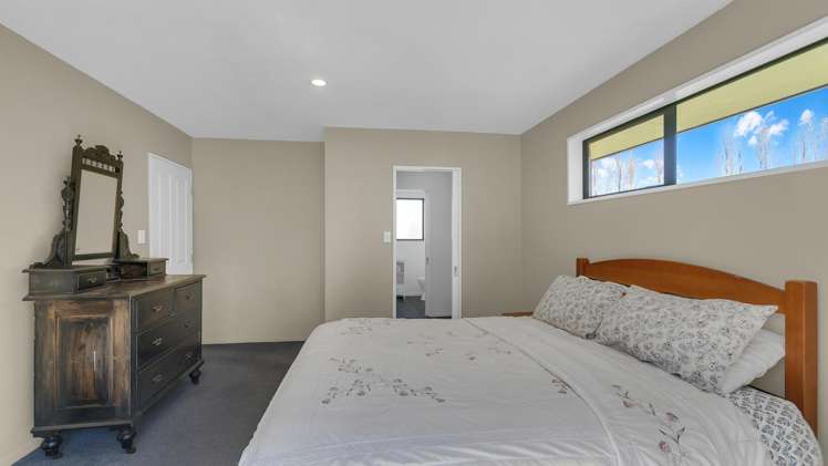 275 Plaskett Road Fernside_11