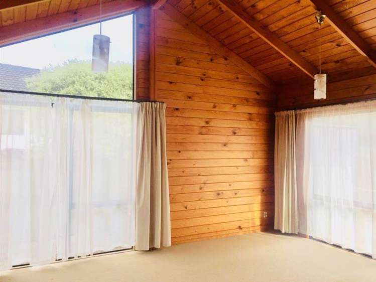 24 Miriam Corban Heights Henderson_3