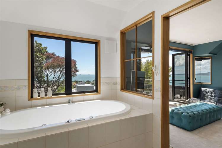 11 Midway Avenue Castor Bay_13