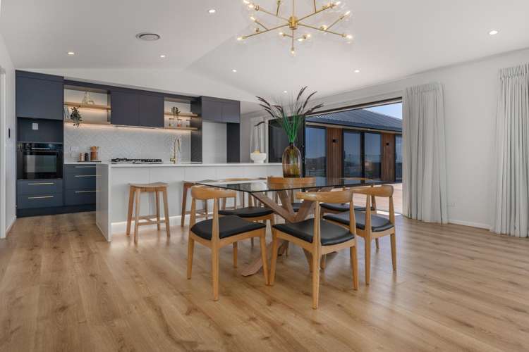 60B Queen Charlotte Drive Aotea_9