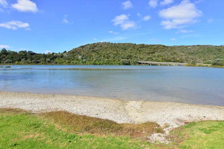 2H/25 Weranui Road Waiwera_11