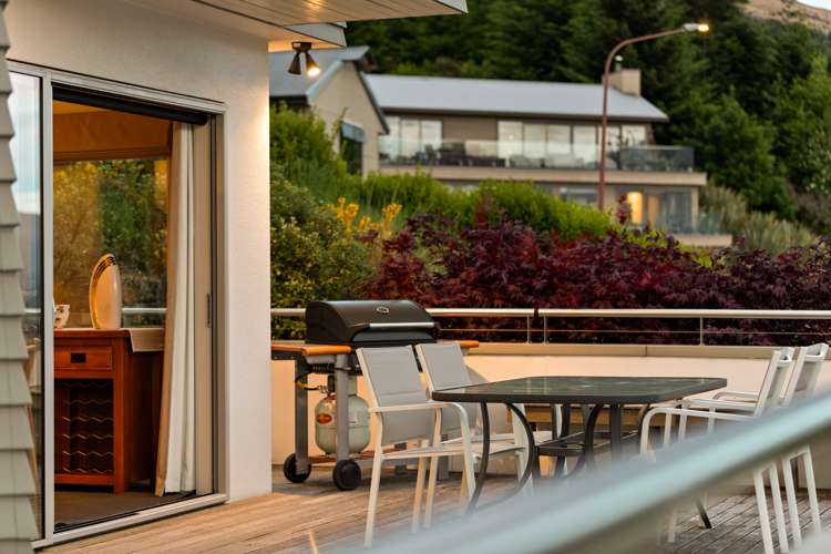 21 Olivers Place Queenstown_6