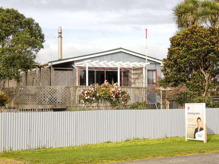 5 Te Whena Street Otaki Beach_26