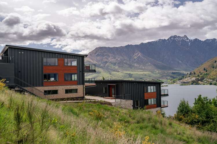 14A Angelo Drive Queenstown Hill_21