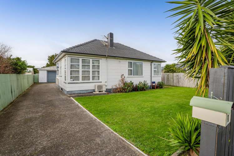 2 Gladstone Street Hawera_25