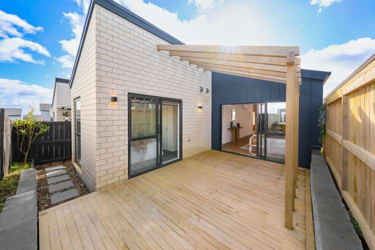 25 Paretao Street Massey_11
