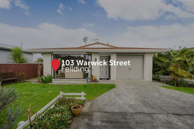 Sunny Easy Living, Prime Location!