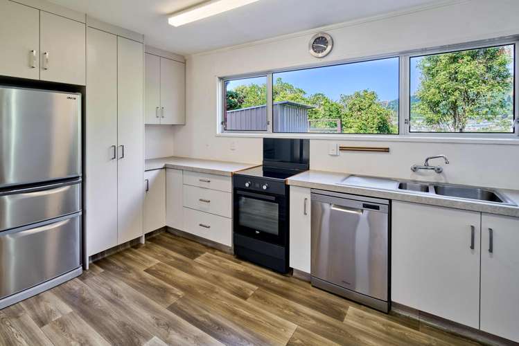 17 Rembrandt Avenue Tawa_1