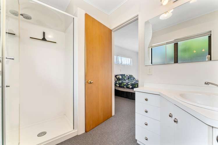 23 Washbourn Drive Richmond_17