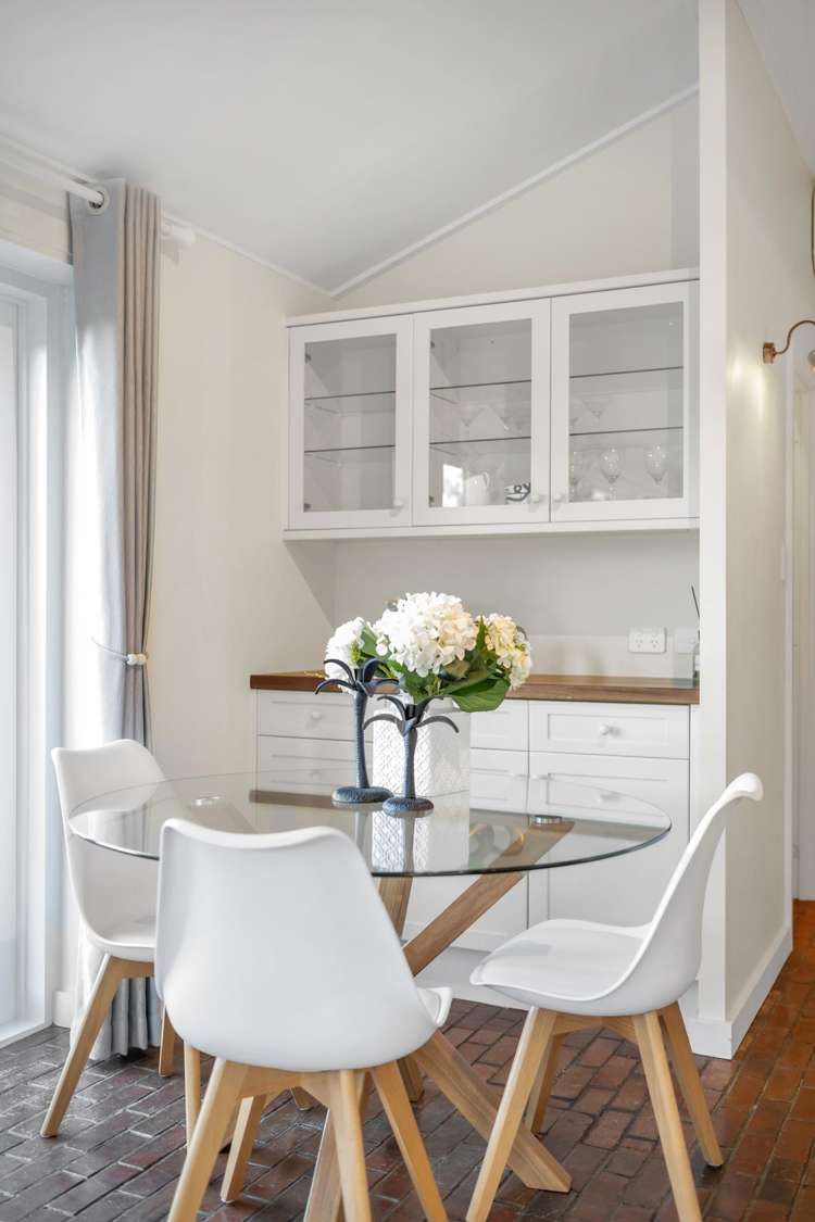 281 Point View Drive East Tamaki Heights_13