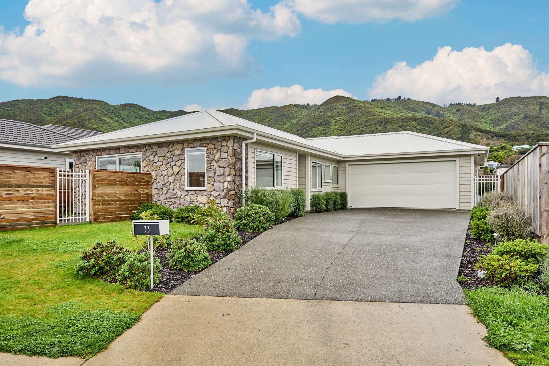 33 Henrietta Maxwell Grove Wainuiomata_0