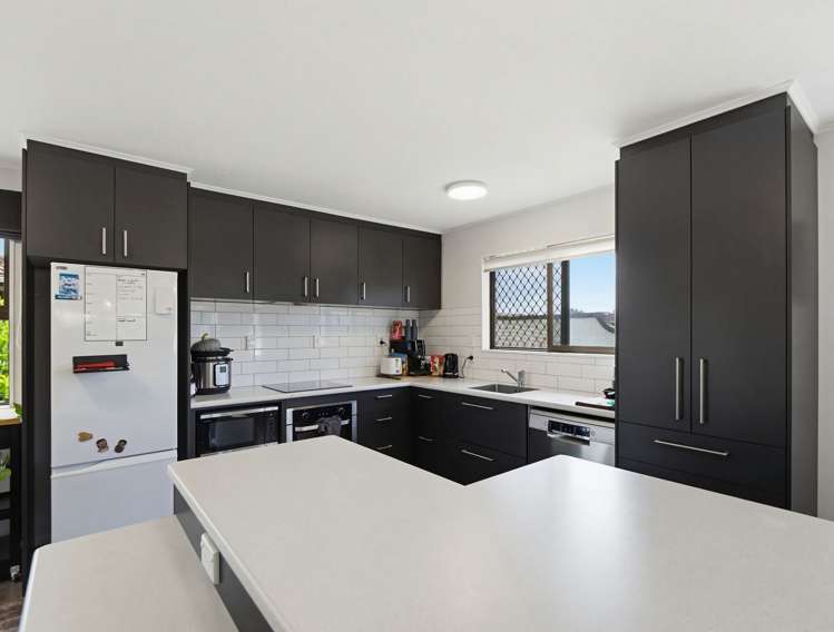 32a Holland Street Glenholme_3