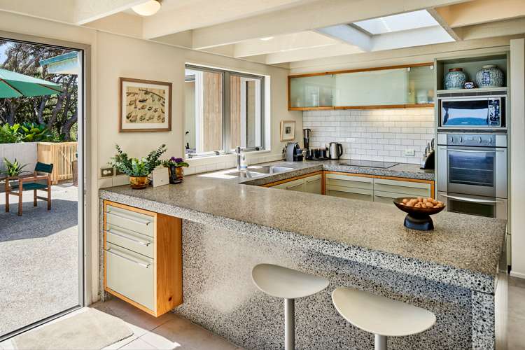 16 Bothamley Lane Titahi Bay_10