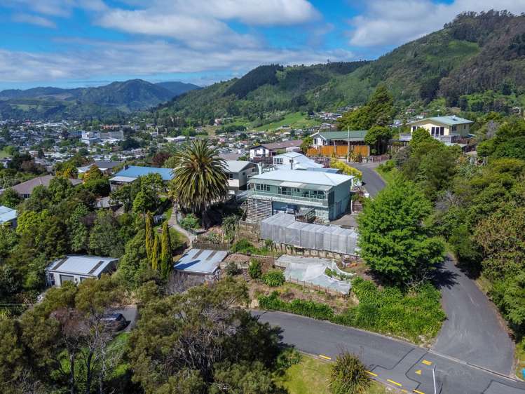 27 Ariesdale Terrace Toi Toi_17