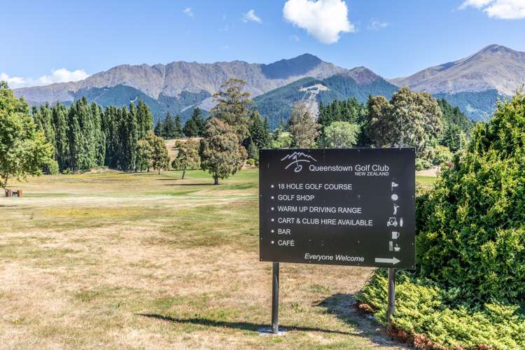 738 Peninsula Road Kelvin Heights_20