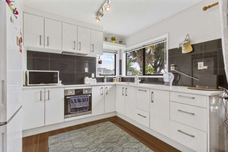 18 Belinda Avenue Flat Bush_6