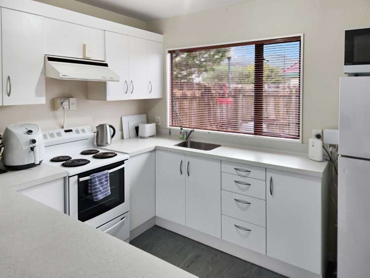 16 McBain Grove 10597_1