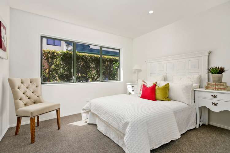 34c Gerard Way Saint Johns_7