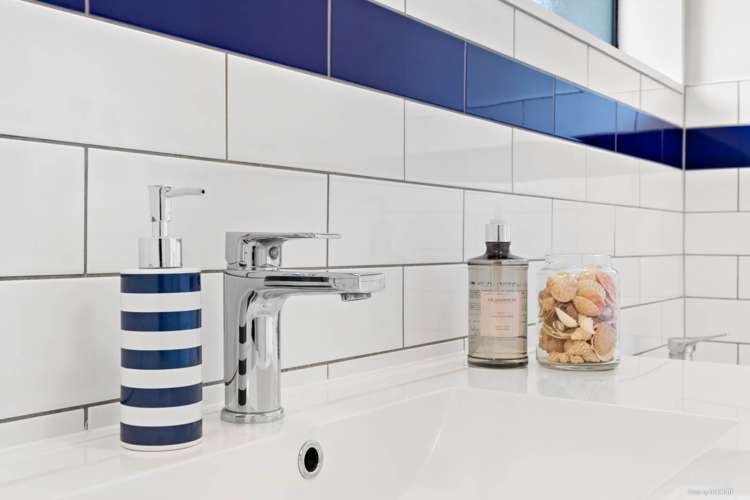 3/10 Corrella Road Belmont_10