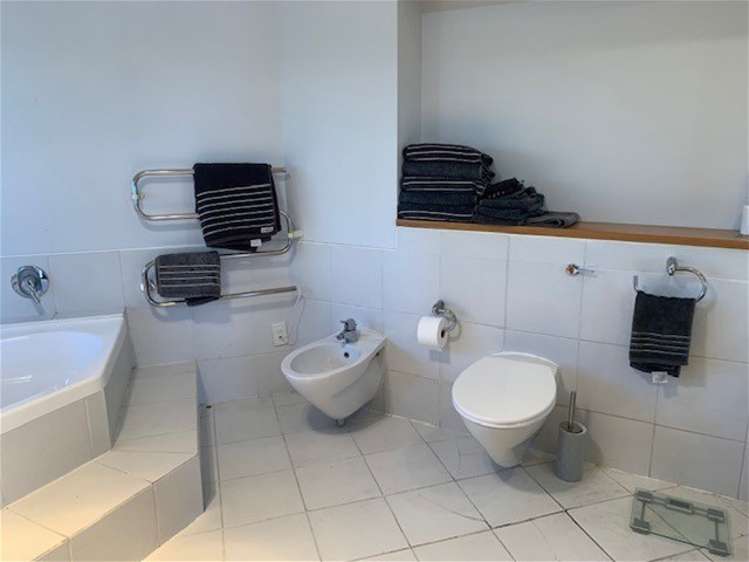 6 River Oaks Place Pukete_32