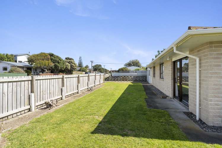 87 Norfolk Crescent Otaki Beach_14