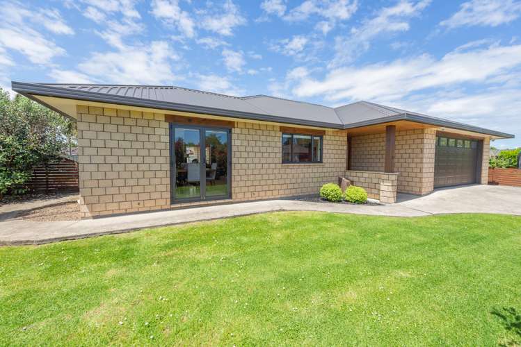 2 Raabia Close Parakai_18