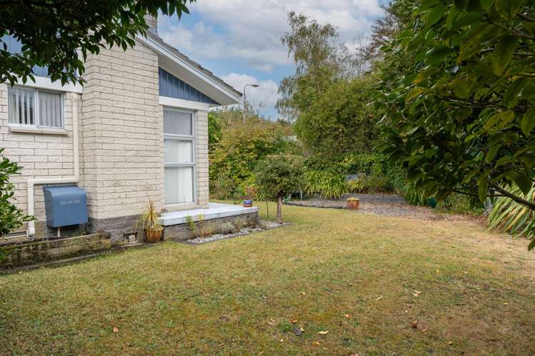 2 Sandringham Road Enderley_11