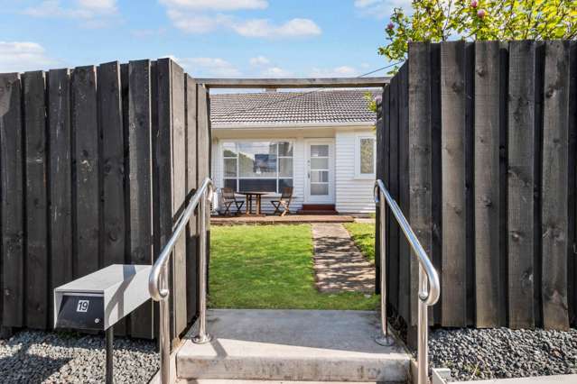 19 Lagoon Drive Panmure_1