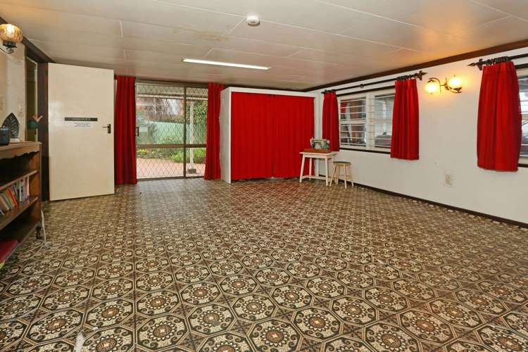 69 Tirimoana Road Te Atatu South_10