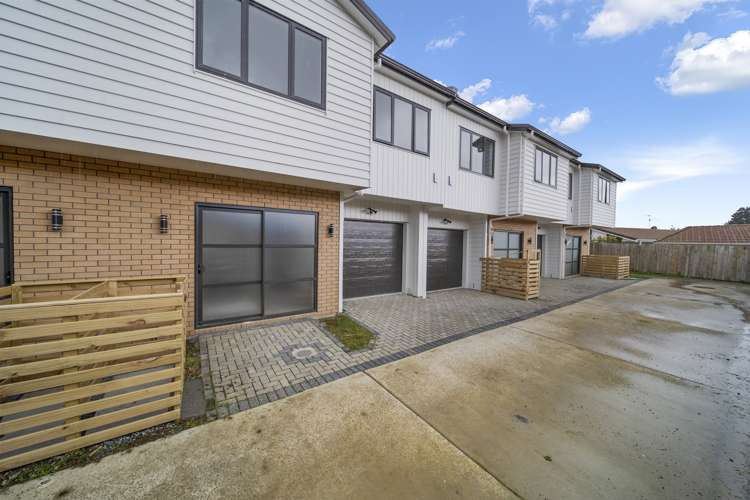 37d Court Town Close Mangere_16