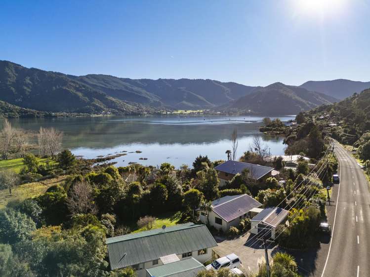 1695 Queen Charlotte Drive Linkwater_18