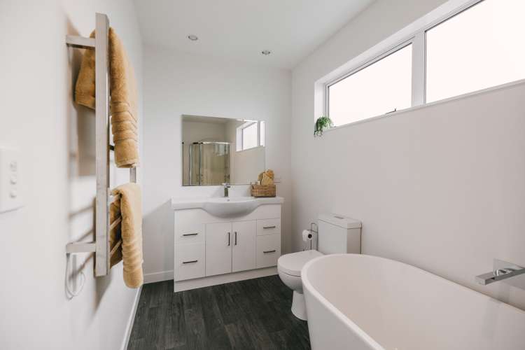 10 Monaco Grove Fitzherbert_20