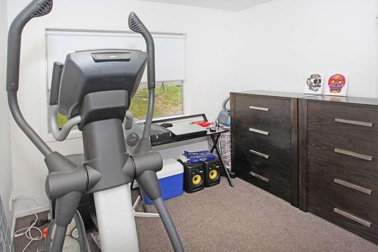 E18/71 Spencer Road Oteha_3