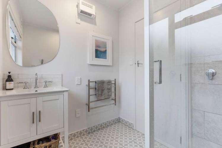 1/23 Lake Road Northcote_7