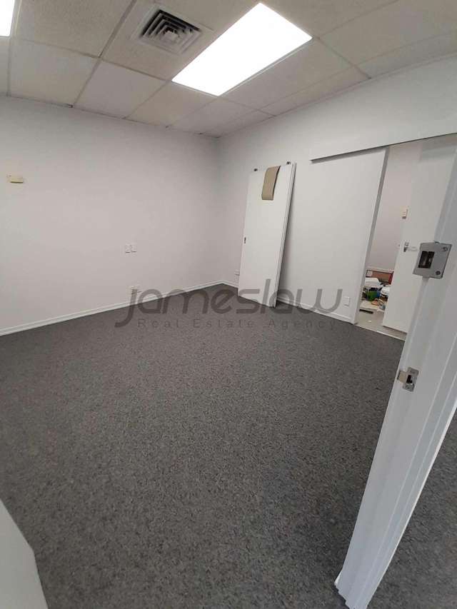 1A/129 Onewa Road Northcote_4