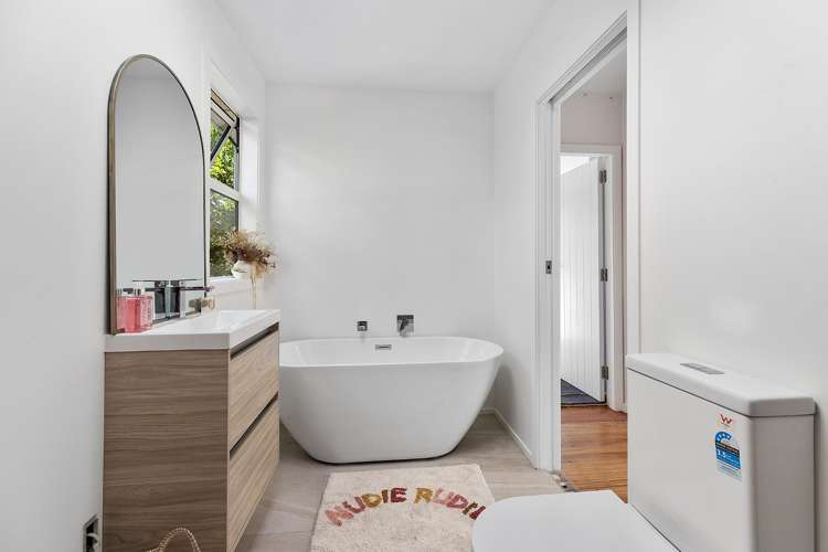 6 Barretts Way Miramar_18