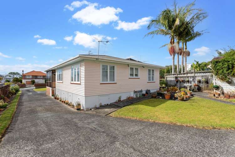 34 Kelwyn Road Kelston_18