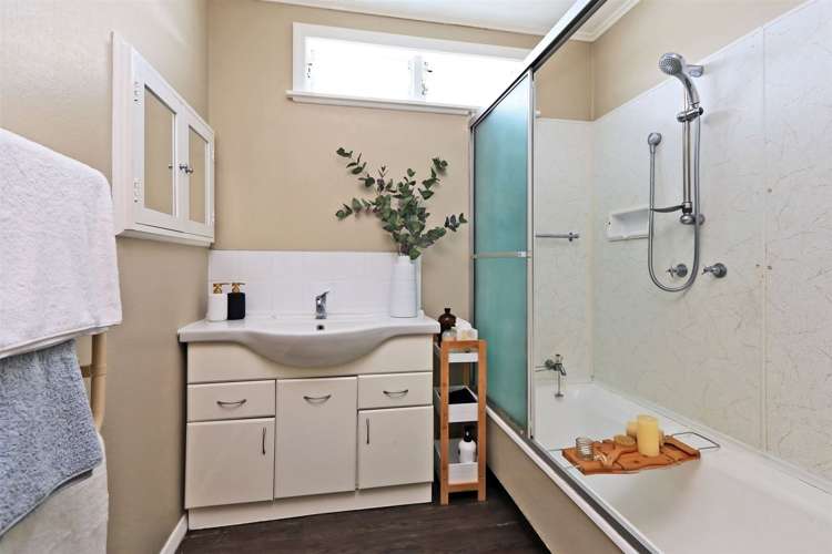 2/65 Middle Road Havelock North_6