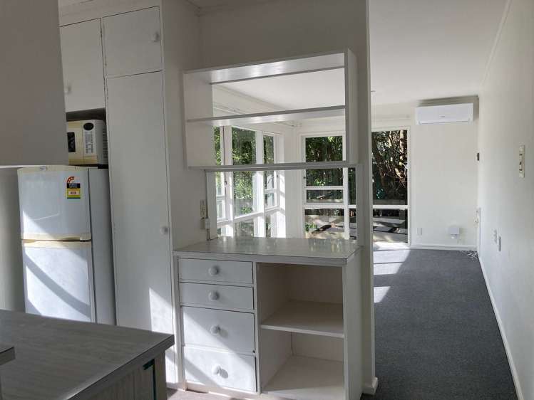 28A Woodhouse Avenue Karori_3