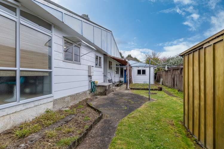 1 Sheridan Crescent Leamington_16