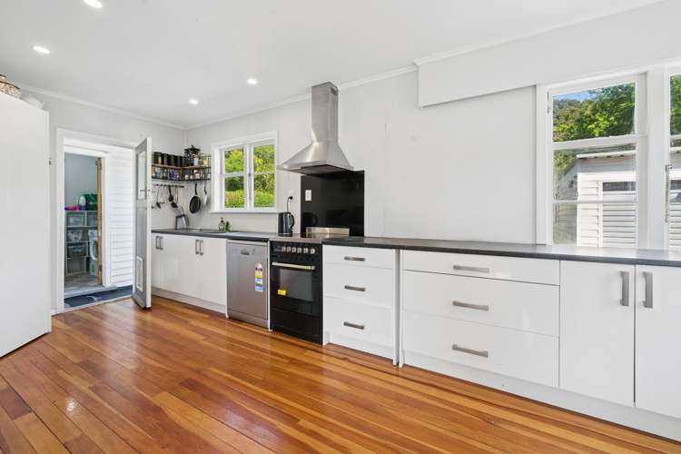 203 Wellington Road Wainuiomata_9