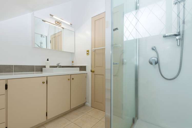 66 Iles Road Lynmore_10