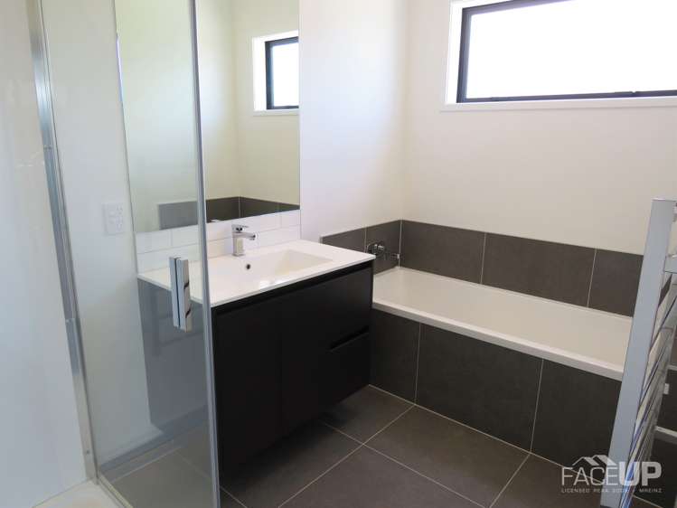 76 Clark Road Pahurehure_10