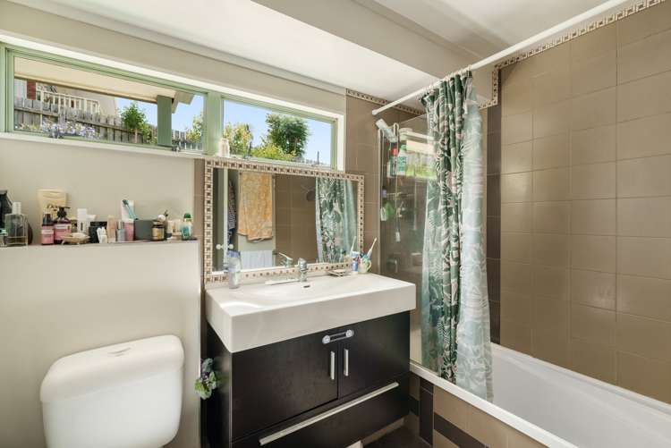 56 Sutherland Road Brookfield_12