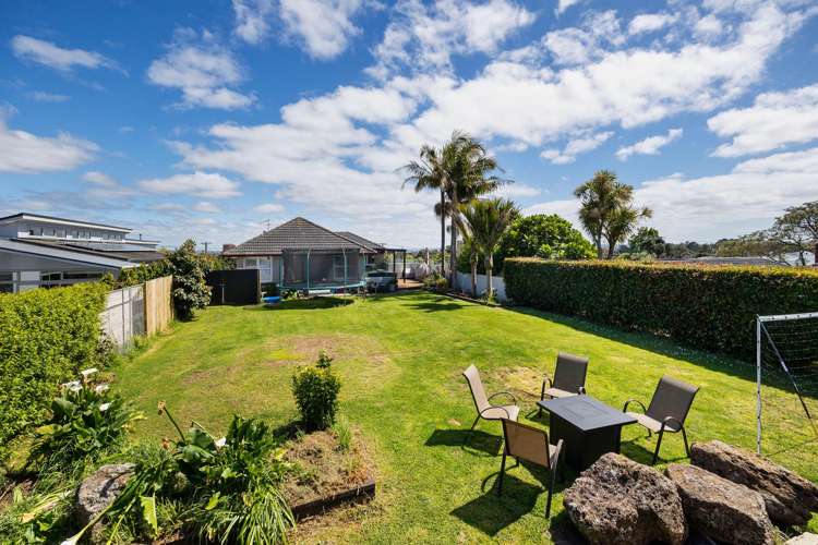 4 Caughey Place Mount Albert_13