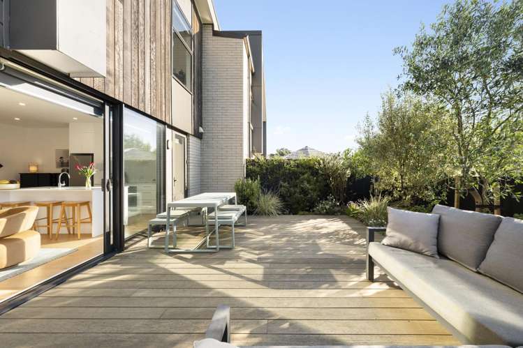 4 Whetiko Way Belmont_2