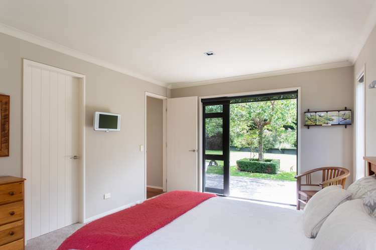 208 Mapara Road Acacia Bay_8