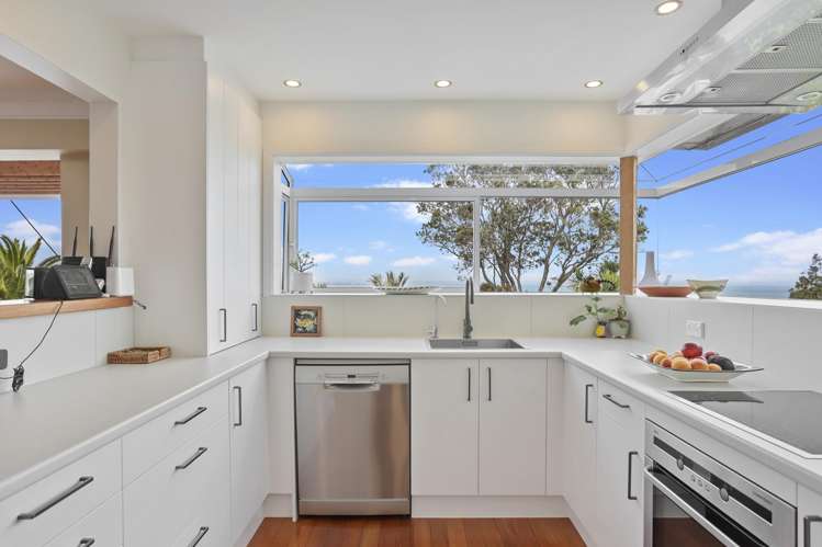 98 Takahe Road Titirangi_8