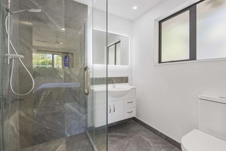 21 Riverwood Boulevard Redwood_21